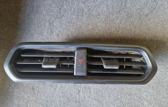 Ford Ecosport Dash center air vent grill GN1519K617AB GN1519K617ACW GN1519K617
