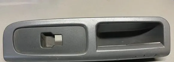 Volvo V50 Front door window switch trim 8679474 3865
