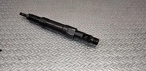 Fuel injector