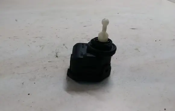 Headlight level adjustment motor