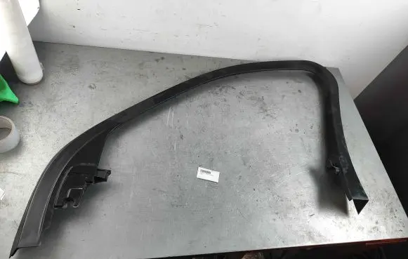 Volvo XC90 Front door window/glass frame 31393871
