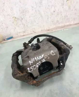 Nissan Qashqai J12 Rear brake caliper 7e917d