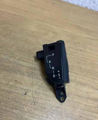 Lexus RX 450H Gear shift selector indicator 76K116 F2809