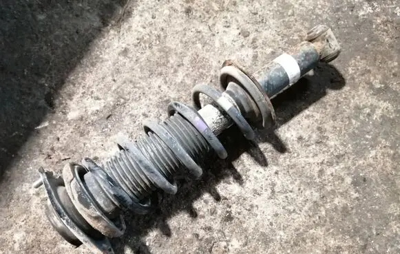 Subaru Impreza IV Rear shock absorber with coil spring 20365FJ310