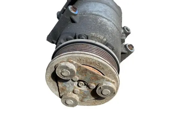Ford Focus Air conditioning (A/C) compressor (pump) BV6T19C707AAA