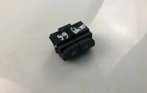 Volvo XC40 Other switches/knobs/shifts 31456156