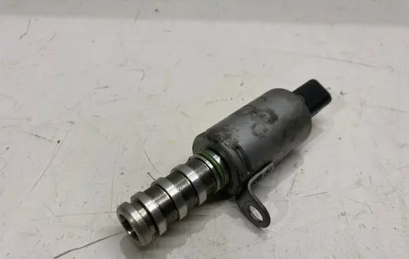 Opel Grandland X Camshaft vanos timing valve 9825813780 1628924280