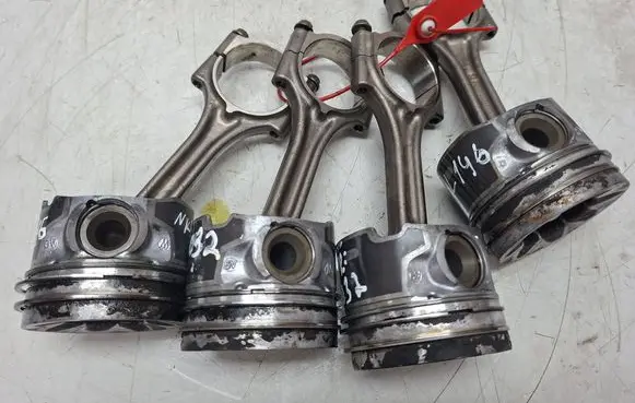 Citroen Jumpy Piston with connecting rod S27612032 YH01 75L146