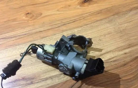Mazda 626 Ignition lock sl17