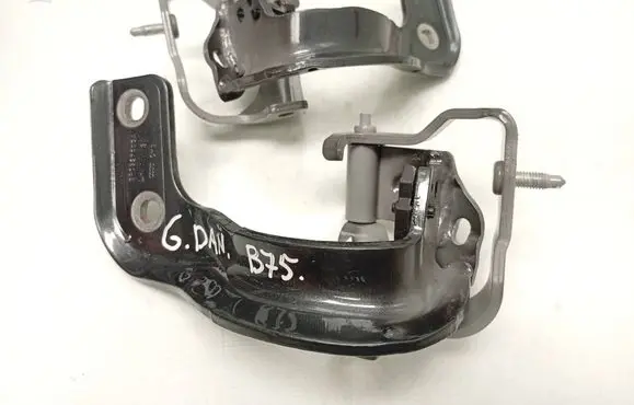 Audi Q5 SQ5 Tailgate/trunk/boot hinge 8R0827299A 8R0827300A