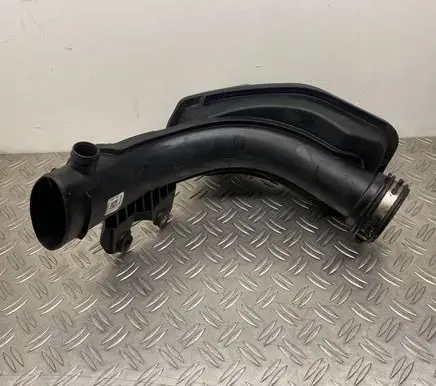 Air intake hose/pipe