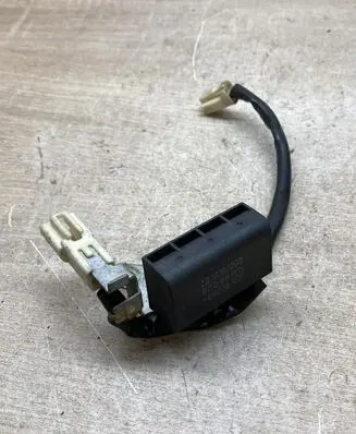 Toyota Avensis T250 Aerial antenna amplifier 9008088006