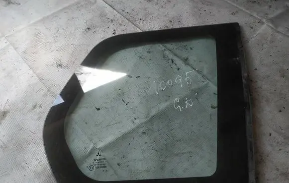Mitsubishi Space Star Rear side window as2
