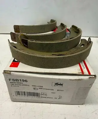 Mercedes-Benz E W124 Handbrake/parking brake pads FSB198 A4144200320 A2104200820