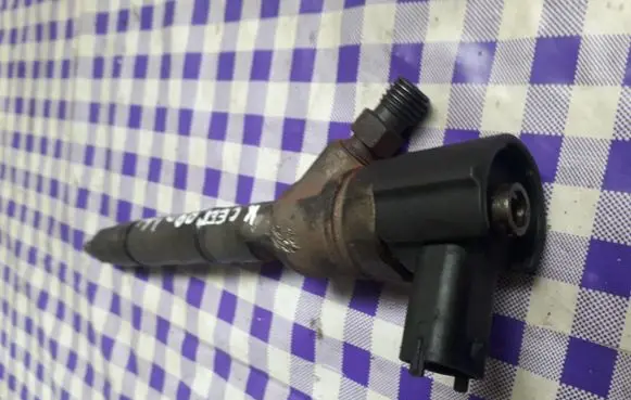 KIA Ceed Fuel injector 338002A00