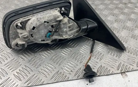 BMW 5 E60 E61 Manual wing mirror 7043437