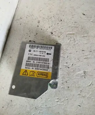 BMW 5 E39 Airbag control unit/module 6919789 316919789010 02B0744C05632