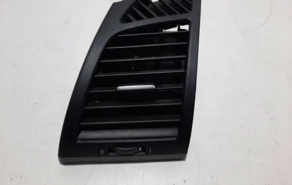BMW 1 E81 E87 Dashboard side air vent grill/cover trim 705918712