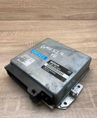 BMW 5 E34 Engine control unit/module ECU 2242211 0281001077