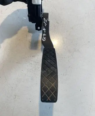 Audi Q7 4L Accelerator throttle pedal 7L0723507E