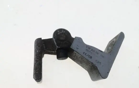 Audi A4 S4 B8 8K Rear door lower hinge 8K0831402B