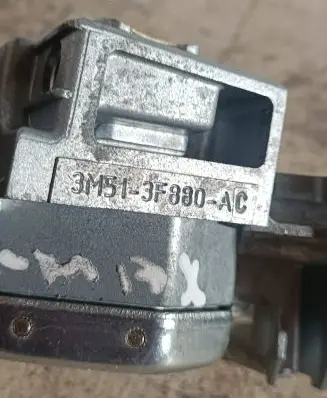 Ford C-MAX I Ignition lock 3M513F880AC