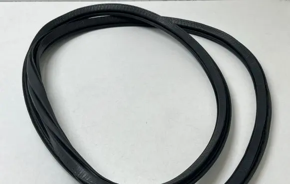 Volvo S90, V90 Front door rubber seal
