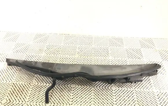 Mercedes-Benz C AMG W203 Wiper trim 2038300813