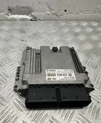 KIA Sorento Engine control unit/module 391102FBB6 0281033117 EDG17C574