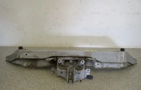 Nissan Note (E11) Front bodywork piece 