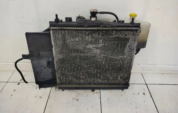 Nissan Note (E11) Radiator set 