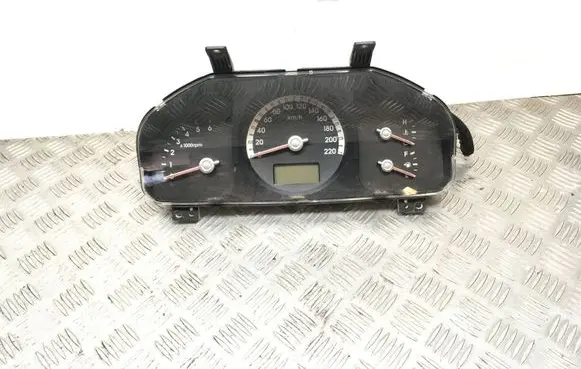 KIA Sportage Speedometer (instrument cluster) 940031F001