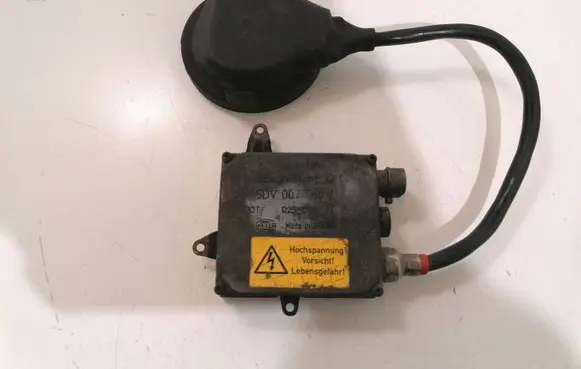 Volkswagen PASSAT B5 Headlight ballast module Xenon 5DV00776001