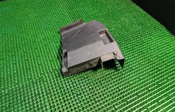 Volkswagen Bora Headlight/headlamp dust cover 1J0805965