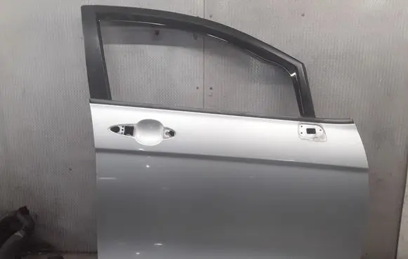 Honda FR-V Front door