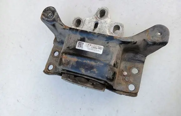 Skoda Superb B8 (3V) Engine mount bracket 5Q0199555T