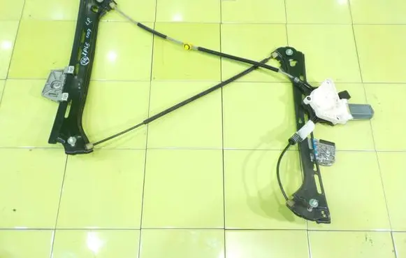 Mercedes-Benz E C207 W207 Front door window regulator with motor A2078200542