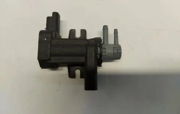 Volvo XC90 Turbo solenoid valve 31430880