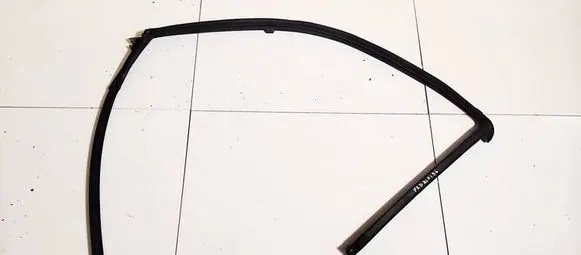 Nissan Note (E11) Rubber seal front coupe door 