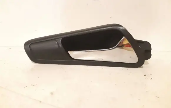 Volkswagen PASSAT B6 Front door interior handle 3C1837114 CZVG5