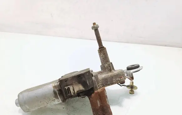 Toyota Corolla E120 E130 Rear window wiper motor 8513002030