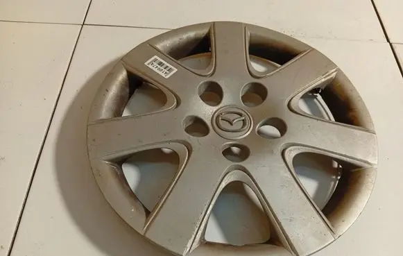 Mazda 3 I R15 wheel hub/cap/trim BAN637170