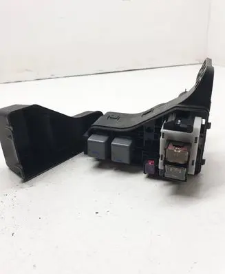 Toyota Corolla Verso AR10 Fuse box set 9008087030 AH1567002900