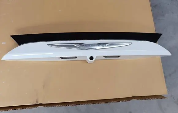 Chrysler Pacifica Trunk door license plate light bar 5RL88TRMA