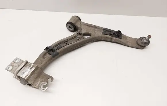 Mercedes-Benz CLA C117 X117 W117 Front lower control arm/wishbone 
