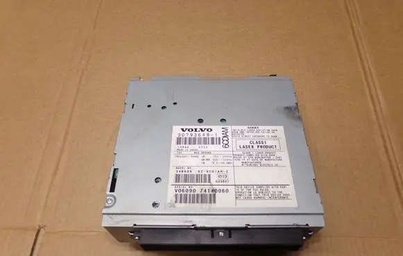 Volvo V50 Radio/CD/DVD/GPS head unit 30793649