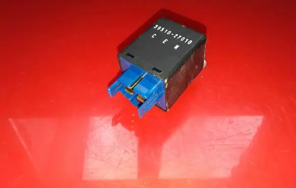 KIA Carens II Other relay 3951027010