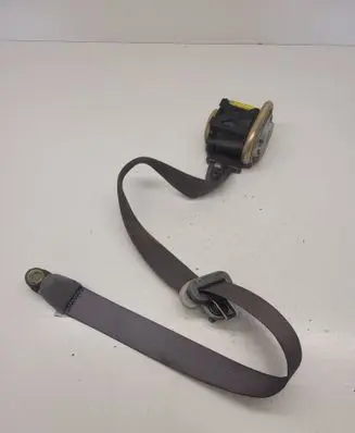 Mazda 6 Rear seatbelt E40431093