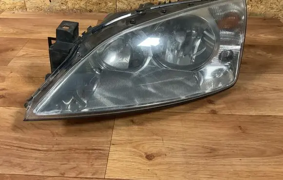 Ford Mondeo Mk III Headlight/headlamp 1S7113006