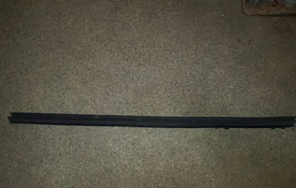 BMW 5 E39 Front door trim bar 51218185815
